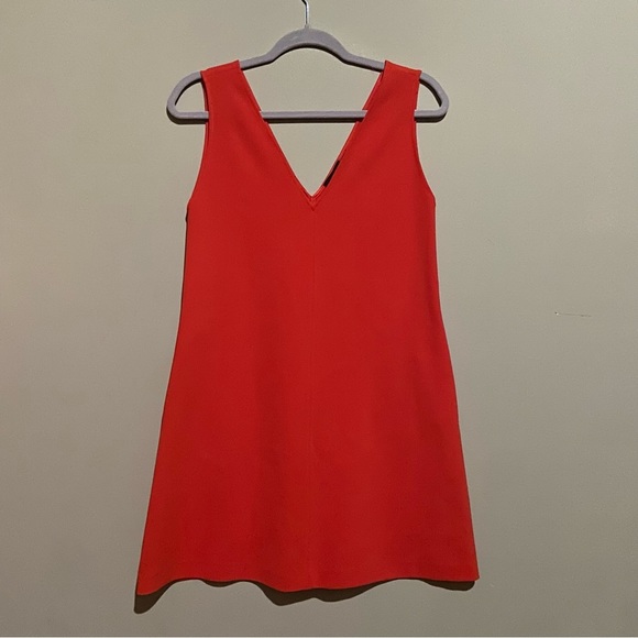 Theory V-neck Sleeveless Admiral Crepe Short Dress In Bright Tomato 28177 - Picture 2 of 11
